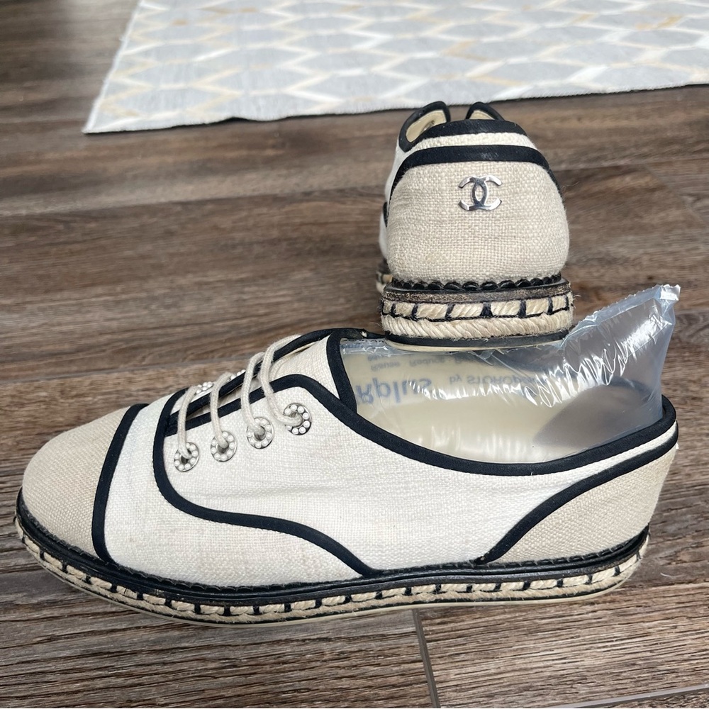 Chanel CC Logo Espadrilles Sneakers, size 39 women